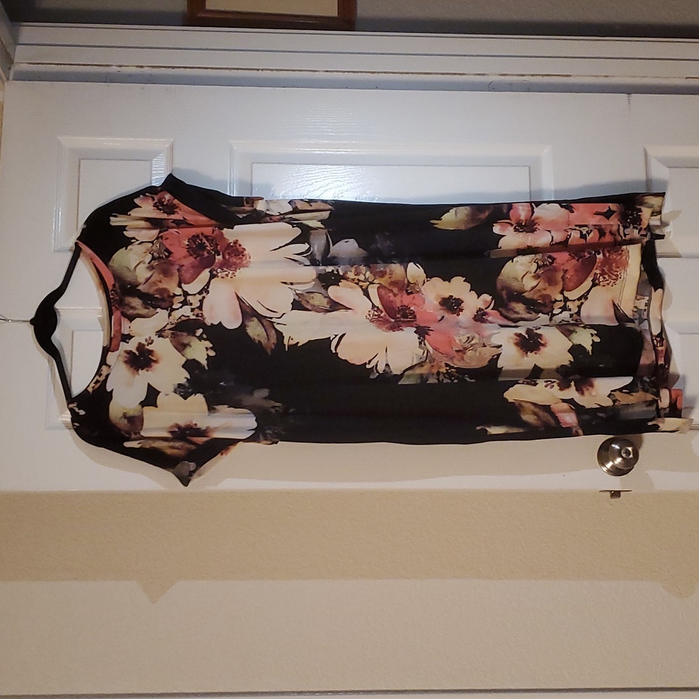 XL Lularoe Floral Chelsea T-Shirt dress